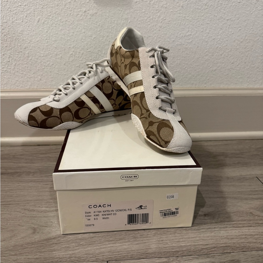 NIB Coach Katelyn Sneakers W 9.5 US
